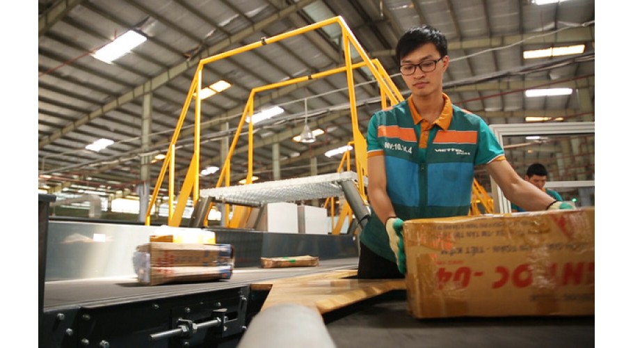 Viettel Post qua mặt VN Post, giành ngôi vị số 1 tại thị trường logistics Việt Nam Viettel Post qua mặt VN Post, giành ngôi vị số 1 tại thị trường logistics Việt Nam